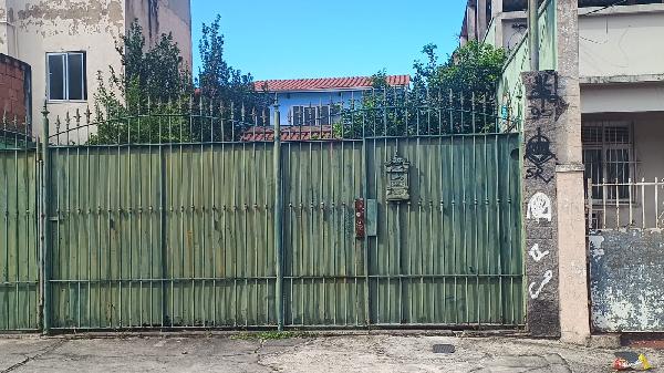 Casa no Pilares