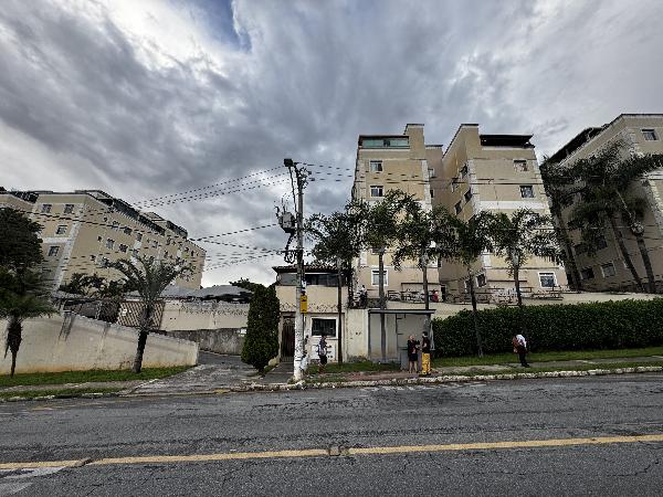 Apartamento no Cond Res Merindiva