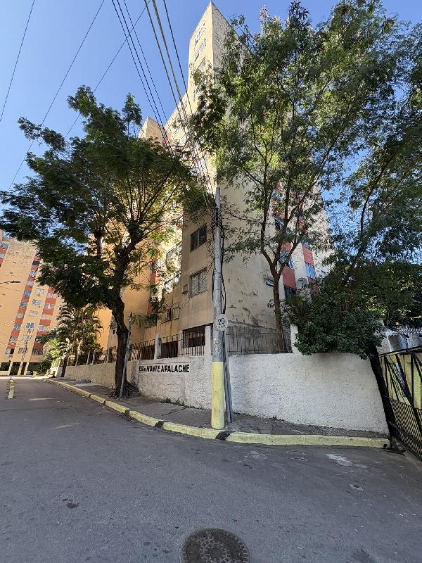Apartamento no Cond Parque da Colina