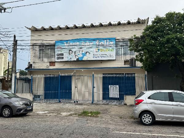 Prédio no Tauá