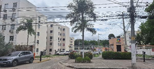 Apartamento no Res Completo Campo Grande