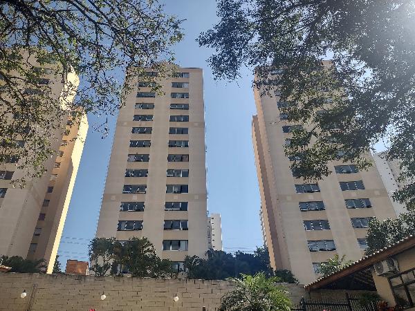 Apartamento no Cond Morada do Parque