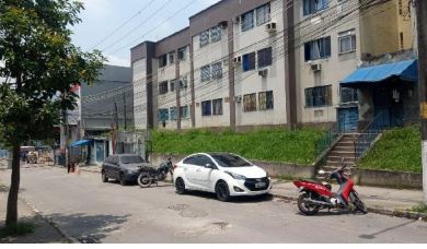 Apartamento no Cond Res Colinas do Retiro