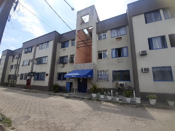 Apartamento no Cond Colinas do Retiro