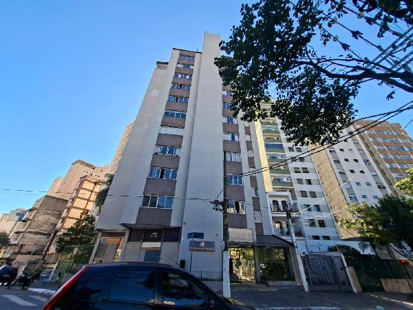 Apartamento no Edificio Santa Helena