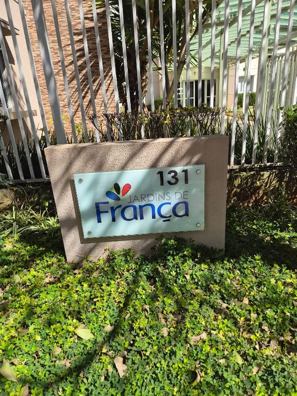 Apartamento no Cond Jardins de França