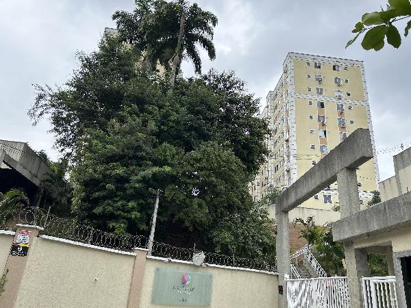 Apartamento no Colégio