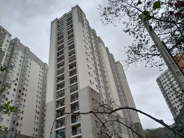 Apartamento no Cond Res Dez Miguel Yunes