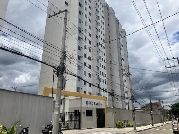 Apartamento no Cond Dez Ramos