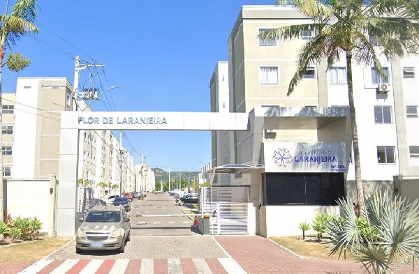 Apartamento no Cond Res Flor de Laranjeira