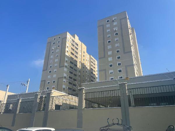 Apartamento no Colégio