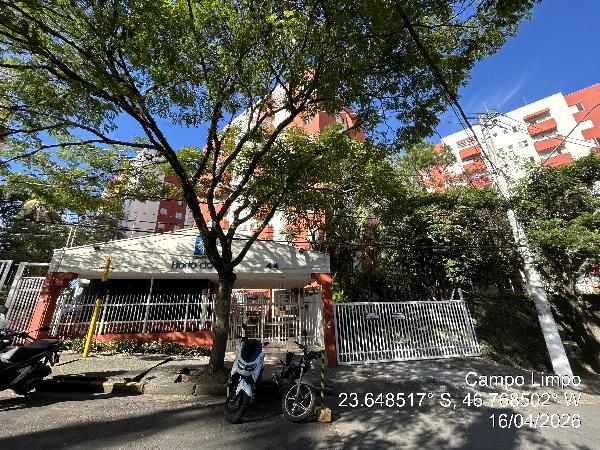 Apartamento no Cond Horto do Ype
