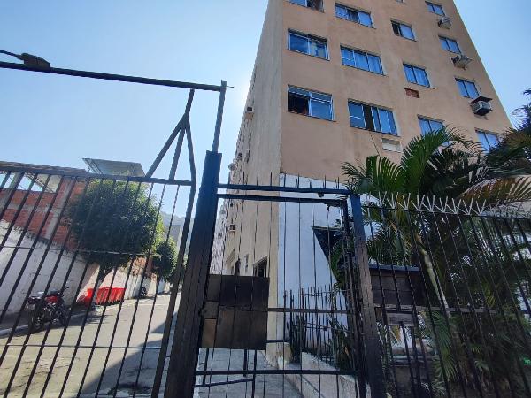 Apartamento no Cond Ed Sao Geraldo