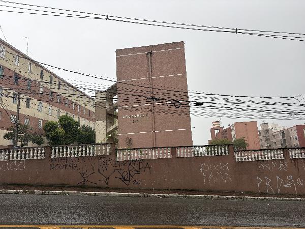 Apartamento no Condomínio Aruaques Ii