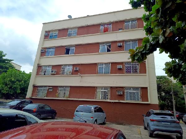 Apartamento no Parada de Lucas