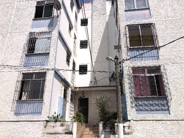 Apartamento no Cj Res Antonio de Salema