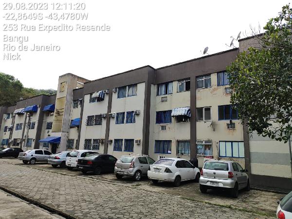 Apartamento no Cond Res Colinas do Retiro