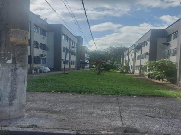 Apartamento no Cond Res Colinas do Retiro
