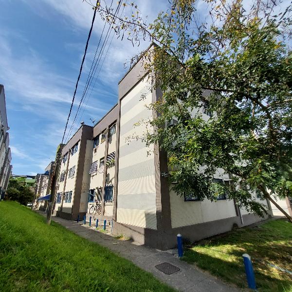 Apartamento no Cond Res Colinas do Retiro