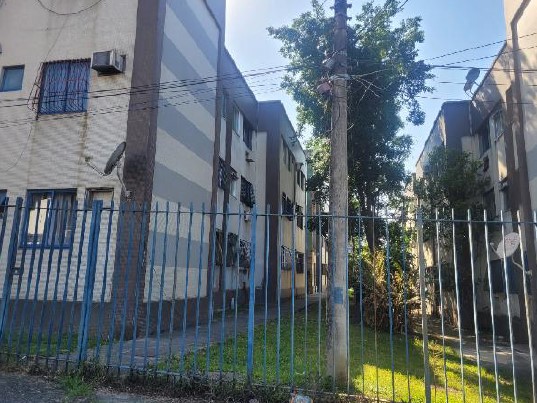 Apartamento no Cond Res Colinas do Retiro