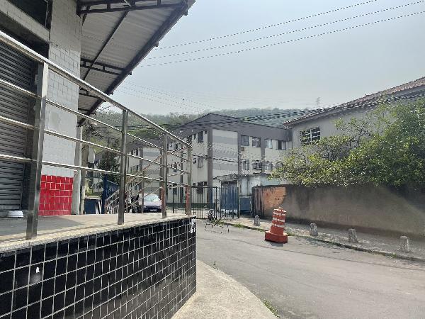 Apartamento no Cond Res Colinas do Retiro
