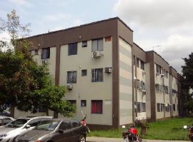 Apartamento no Cond Res Colinas do Retiro