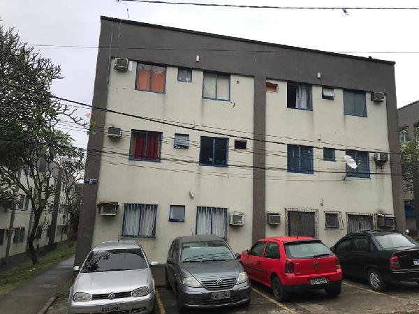 Apartamento no Cond Res Colinas do Retiro