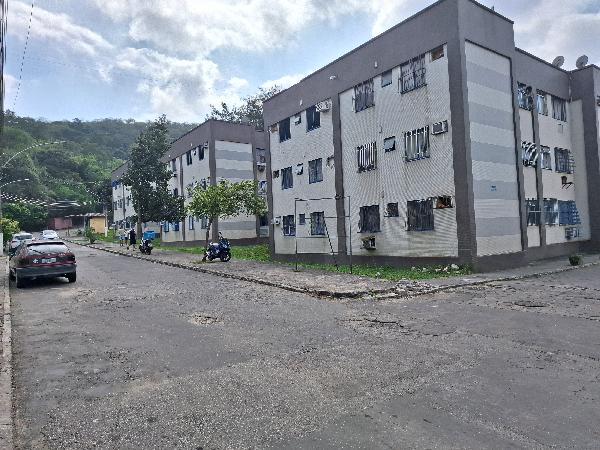 Apartamento no Cond Colinas do Retiro