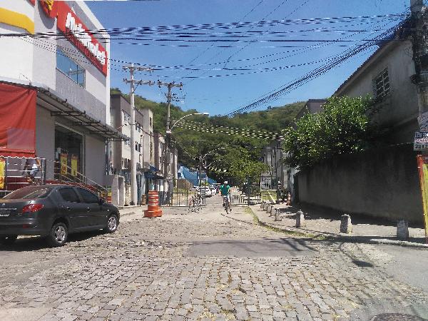 Apartamento no Cond Res Colinas do Retiro