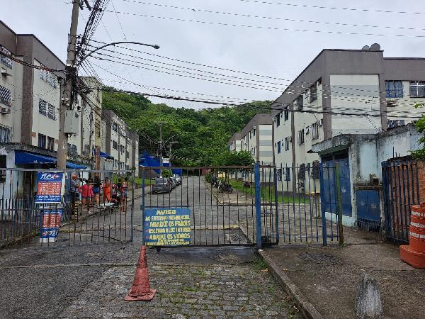 Apartamento no Cond Res Colinas do Retiro