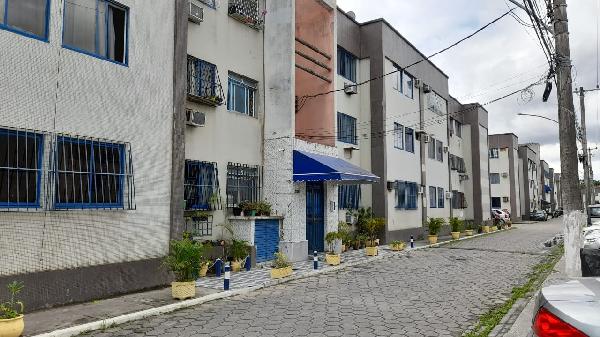 Apartamento no Cond Colinas do Retiro