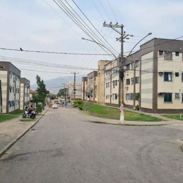 Apartamento no Cond Res Colinas do Retiro
