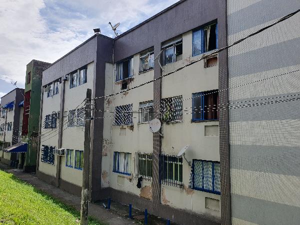 Apartamento no Cond Res Colinas do Retiro