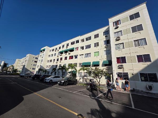 Apartamento no Cond Recanto dos Rouxinois