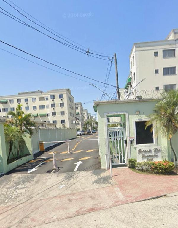 Apartamento no Cond Recanto dos Rouxinois