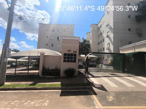 Apartamento no Residencial Colorado