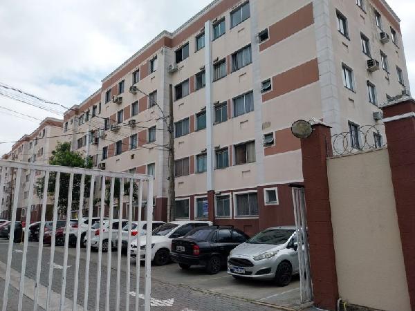 Apartamento no Res Recanto do Tingui