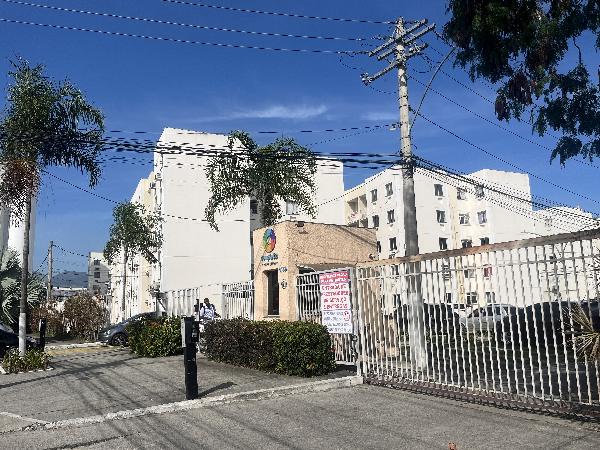 Apartamento no Res Completo Campo Grande