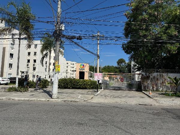 Apartamento no Res Completo Campo Grande