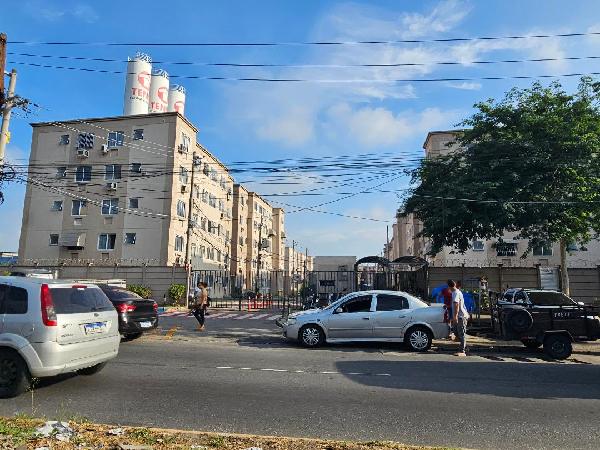 Apartamento no Cond Res Rio do Ouro Ii