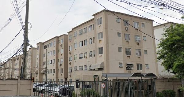 Apartamento no Cond Res Rio do Ouro Ii