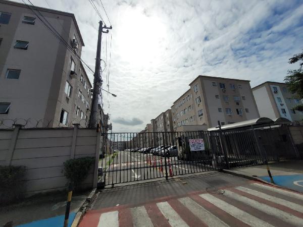 Apartamento no Cond Res Rio do Ouro Ii