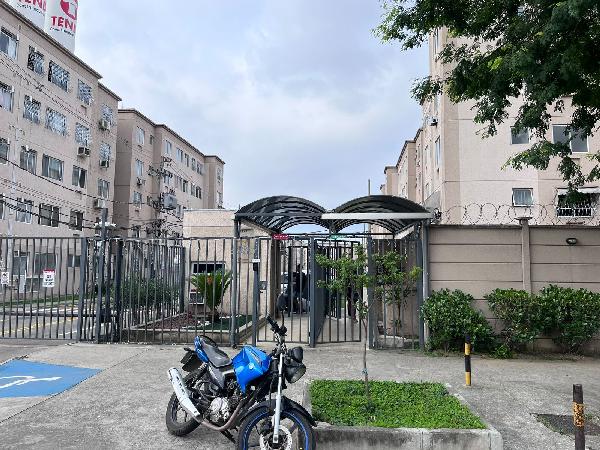 Apartamento no Cond Res Rio do Ouro Ii