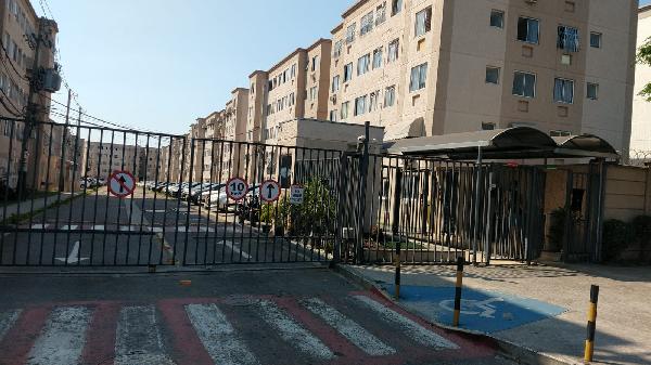Apartamento no Cond Res Rio do Ouro Ii