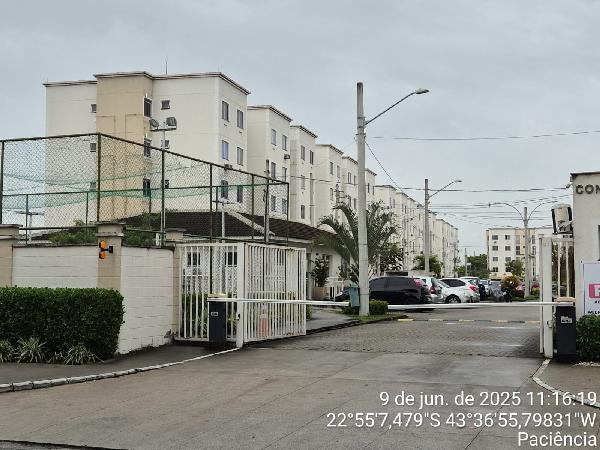 Apartamento no Cond Res Quinta do Ipe