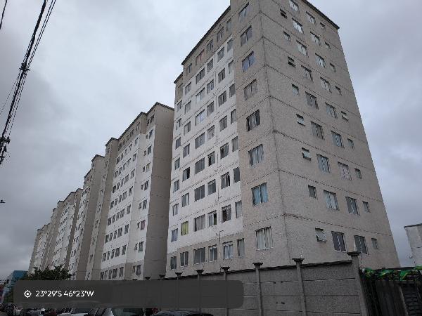 Apartamento no Condominio Mistral