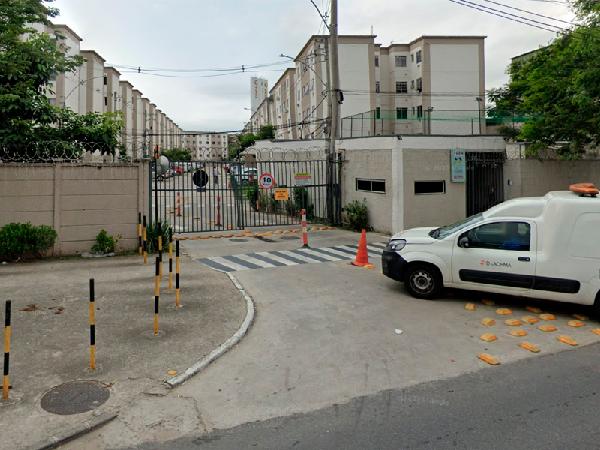 Apartamento no Res Rio do Ouro I