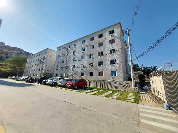 Apartamento no Cond Vale das Flores