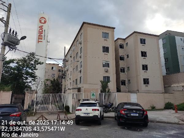 Apartamento no Cond Esmeralda Ville