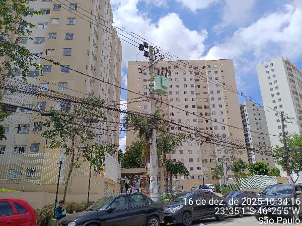 Apartamento no Cond Res Plano Iguatemi Santa Teresa I